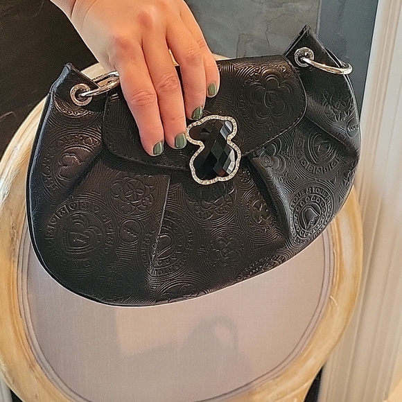 TOUS 💮 crystal Teddy 🐻 embossed leather messenger/clutch with removable chain - Picture 13 of 13